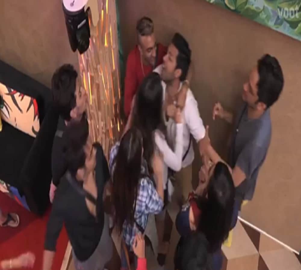 bandagi did odd comment on priyank for puneesh in bigg boss 