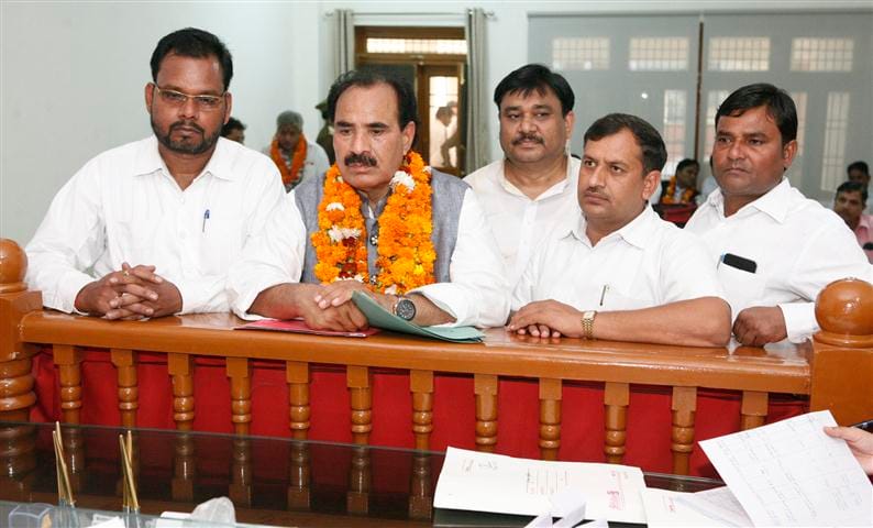 Furqan, Emblem, Sudheed and Babbu filled the Mayor's pamphlets