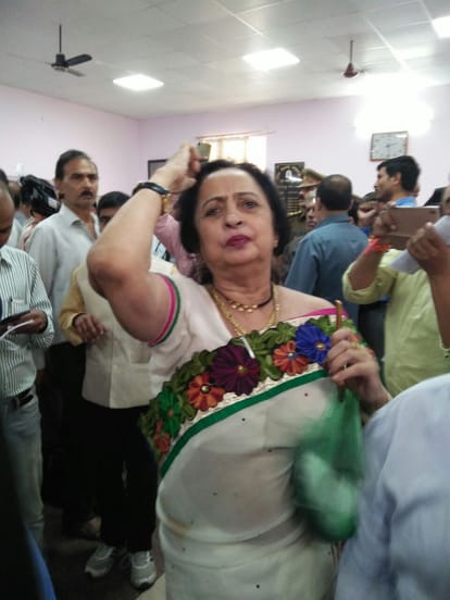 why congress changed its mayor candidate of Lucknow.