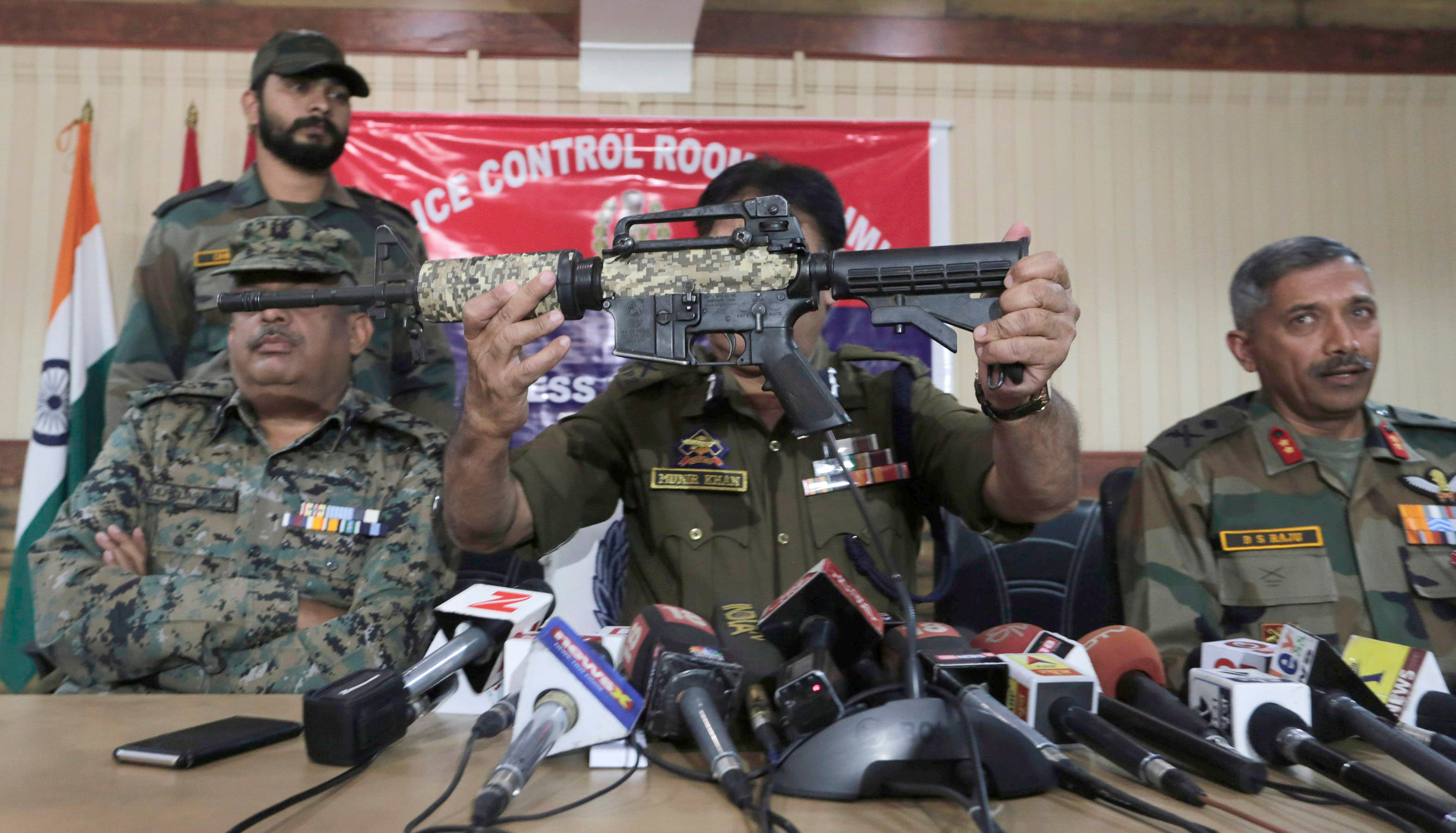 SEE THE PICS OF RECOVER GUN M4 CARBINE TO THE TERRORIST IN PULWAMA 