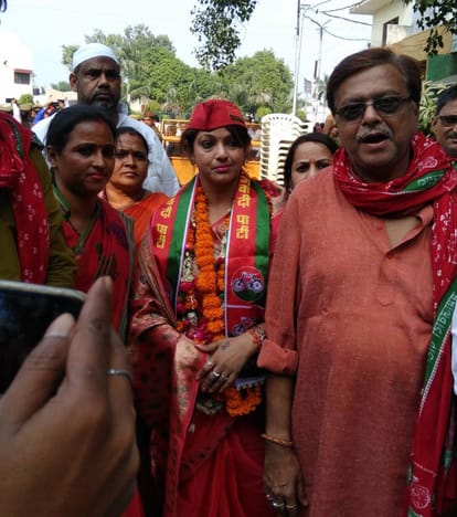 mayor candidates of BJP, Congress, SP and BSP do nomoination