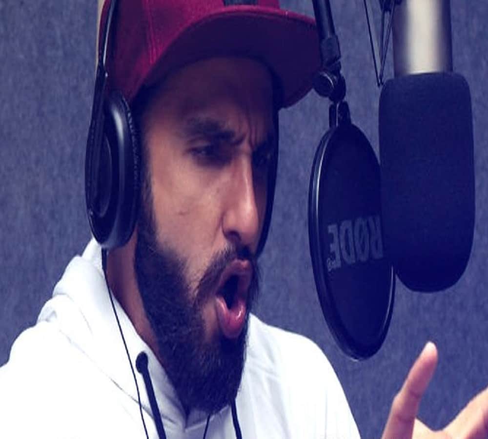 ranveer singh look of rapper for flim gully boy in new york