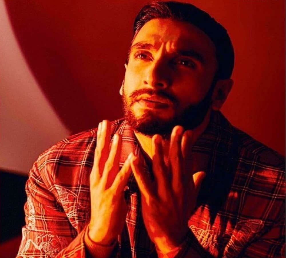 ranveer singh look of rapper for flim gully boy in new york