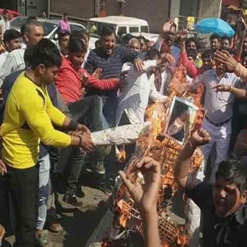 now sarv brahmin mahasabha protest the film padmavati