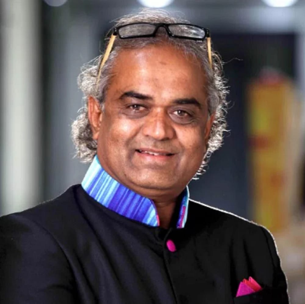  success story of diamond businessman savjibhai dholakia 