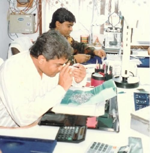  success story of diamond businessman savjibhai dholakia 