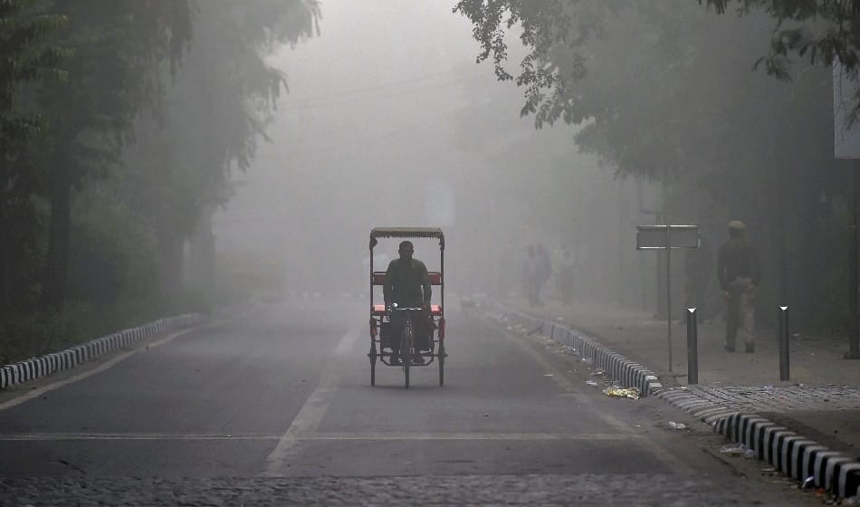 delhi pollution: kejriwal calls delhi gas chamber and ngt seeks reply from 4 states of their steps