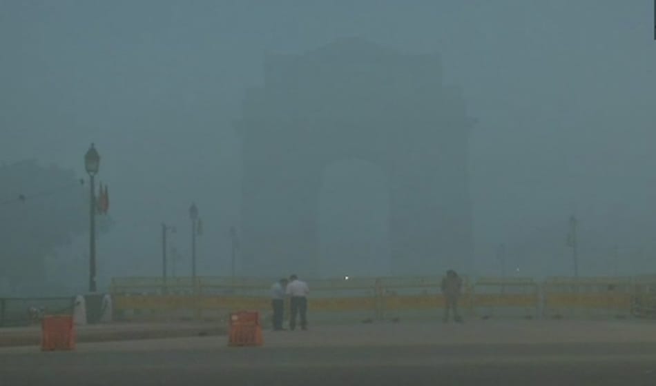 delhi pollution: kejriwal calls delhi gas chamber and ngt seeks reply from 4 states of their steps