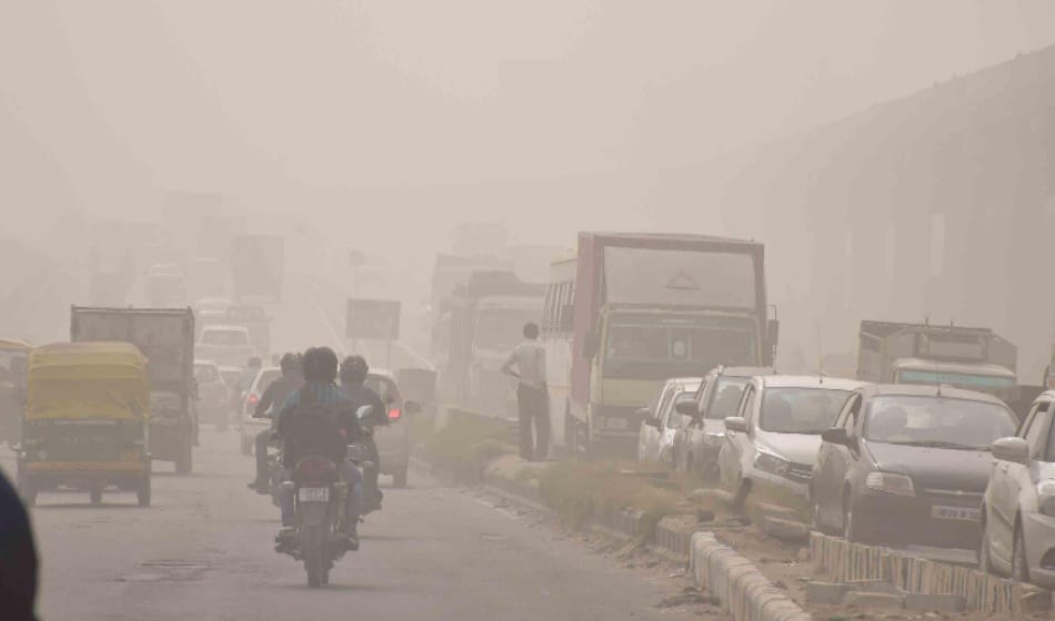 delhi ncr suffering from many problem because of the smog