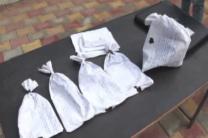 Four arrested with old currency in Fatehabad