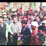  बागेश्वर में जुलूस निकालते भाजपा कार्यकर्ता।