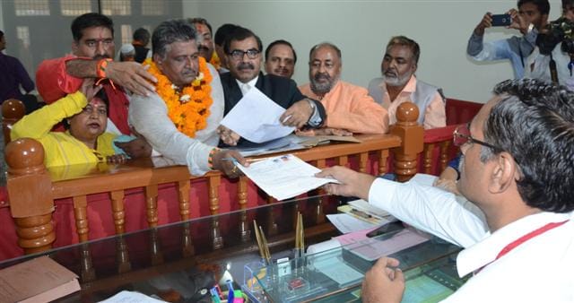 17 contenders on the Mayor seat including Rajiv from BJP, Madhukar from Congress