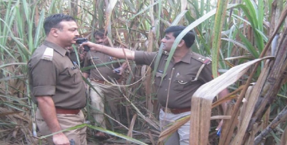The encounter between the police and the miscreants, three arrested, realty recovered