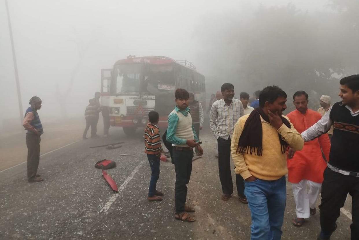 ट्रक से कुचलकर छात्र की मौत, विरोध में लगाया जाम