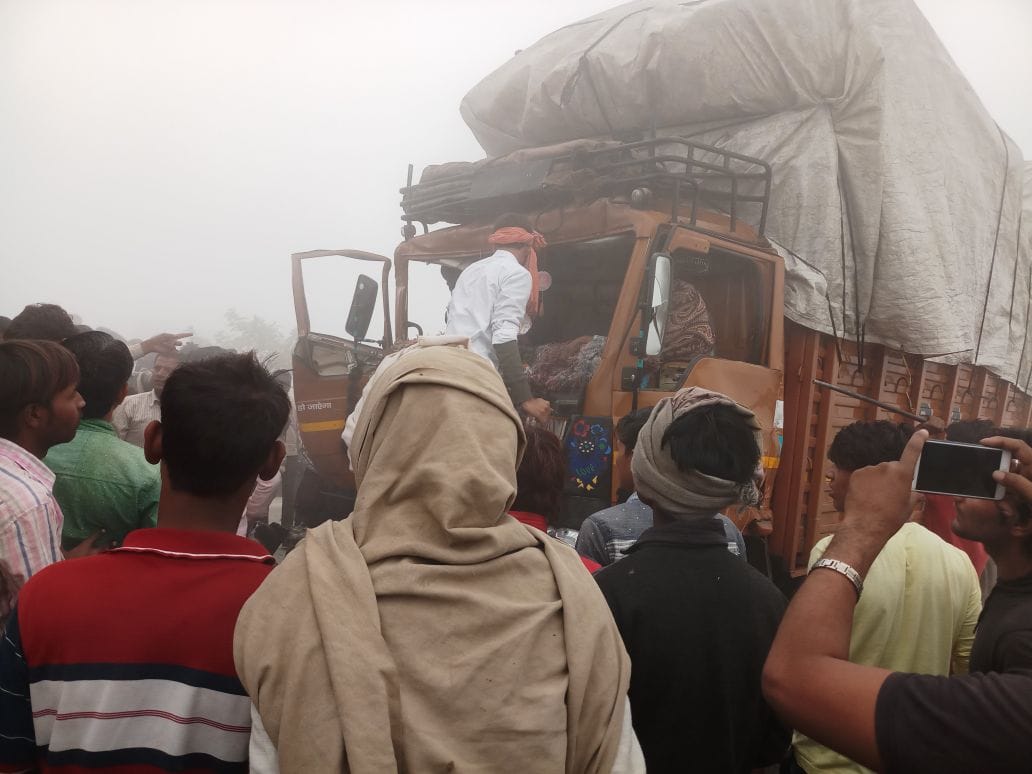 yamuna expressway accident air bag in saved life of passengers