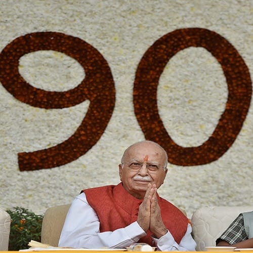 L K Advani celebrated his birthday with blind students PM modi wishes him on twitter
