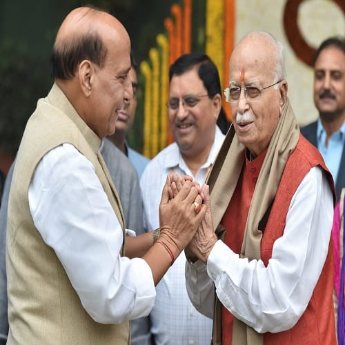 L K Advani celebrated his birthday with blind students PM modi wishes him on twitter