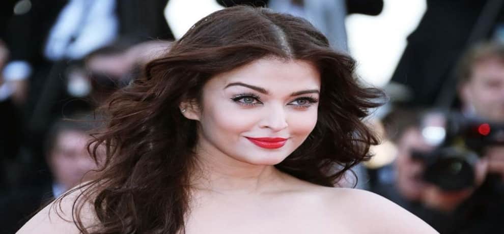 Aishwarya Rai Bachchan picture comes out along with Abhishek Bachchan and Karan Johar