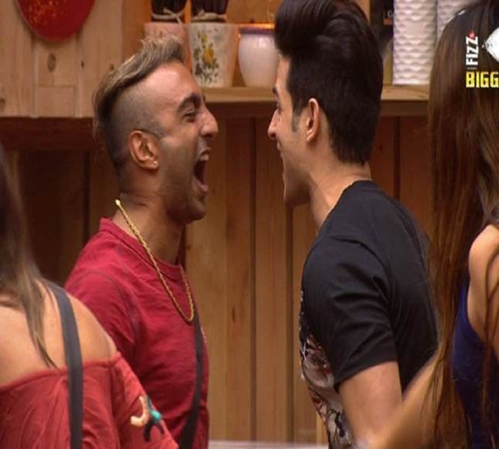bigg boss 11 akaash dadlani and benafsha fight in the house