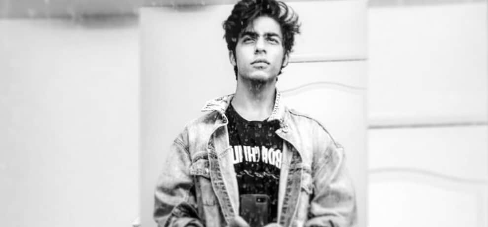 want a perfect mirror selfie, shahrukh son Aryan Khan will Teach You