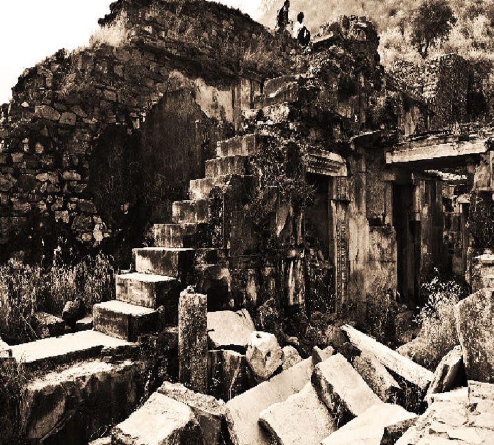 Banned to go in night at Bhangarh fort in rajasthan