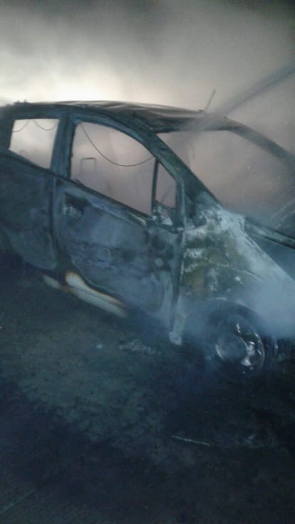 yamuna expressway a car caught fire in mathura