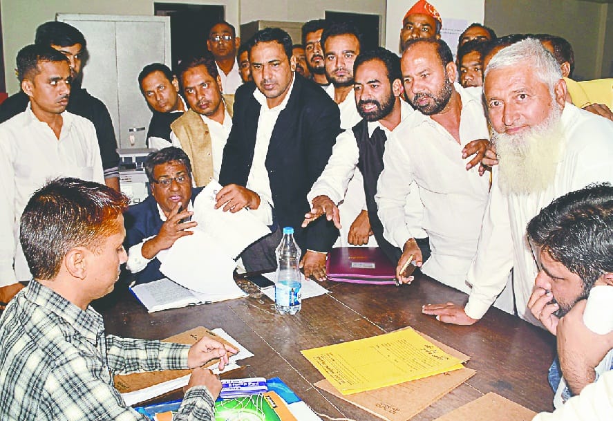 parshad pratyaashi ka do jageh naam
