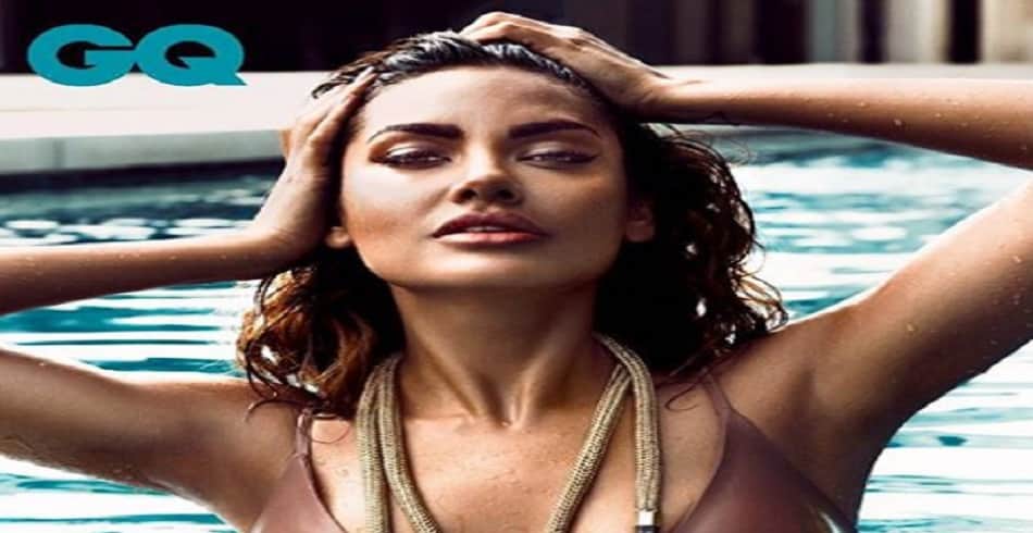 esha Gupta's reaction on Salman's shirtless dance