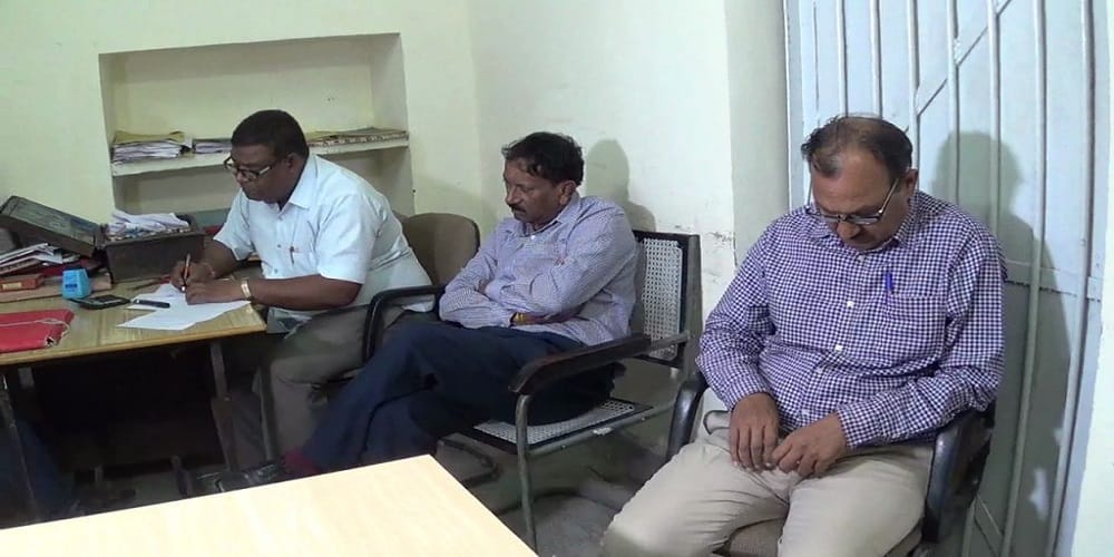 two inspector are arrested in bribe case