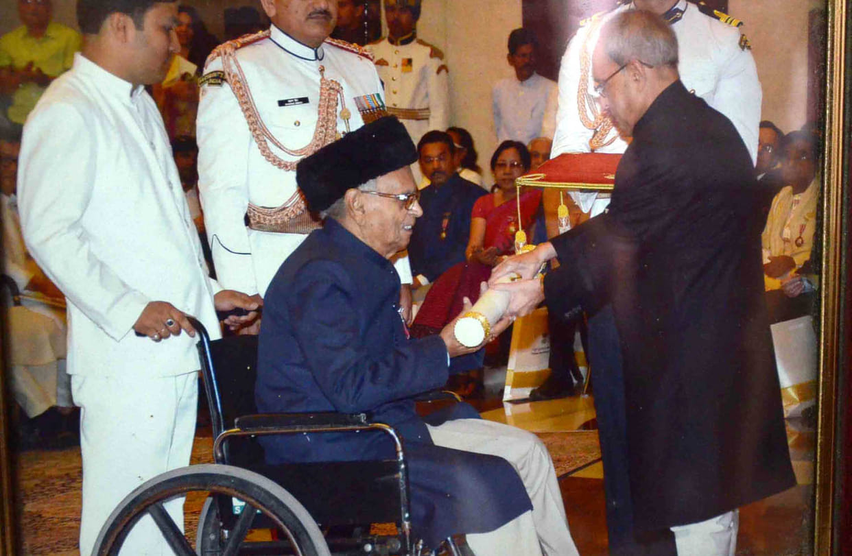 literator manu sharma passes away in varanasi