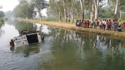 school bus down in the canal in mirzapur