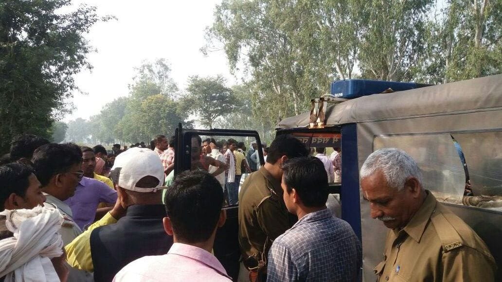 mirzapur school van turn down into canal