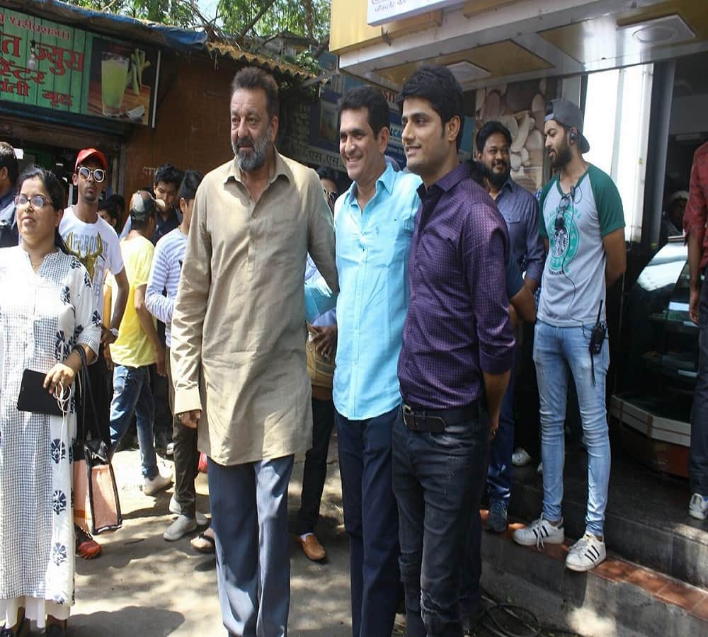  sanjay dutt walks out from omung kumar the good maharaja 