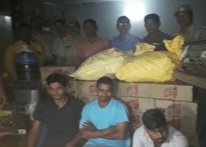illegal liquor were being making in farm, three arrested