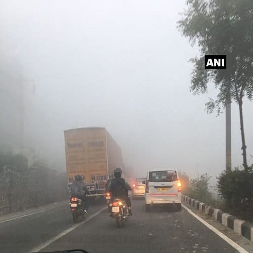  air pollution in delhi-ncr hit severe levels, primary school closed