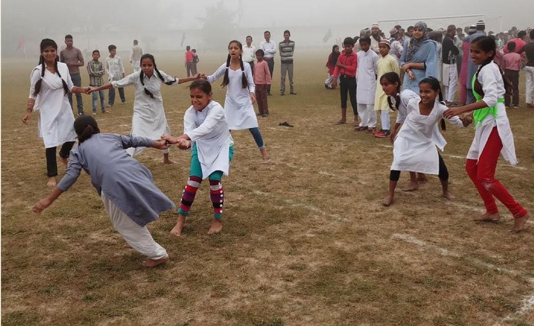 गले पर सजे मेडल तो खिले चेहरे