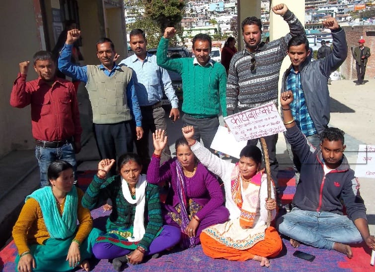 District boycott of work of veteran personnel begins
