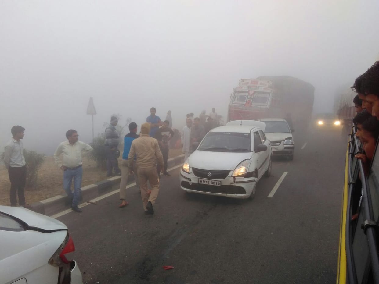 yamuna expressway Accident: vehicle collide due to fog in mathura