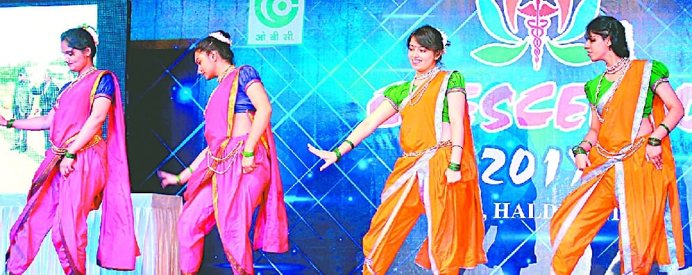 मेरे रस्के कमर ... पर जमकर थिरके विद्यार्थी