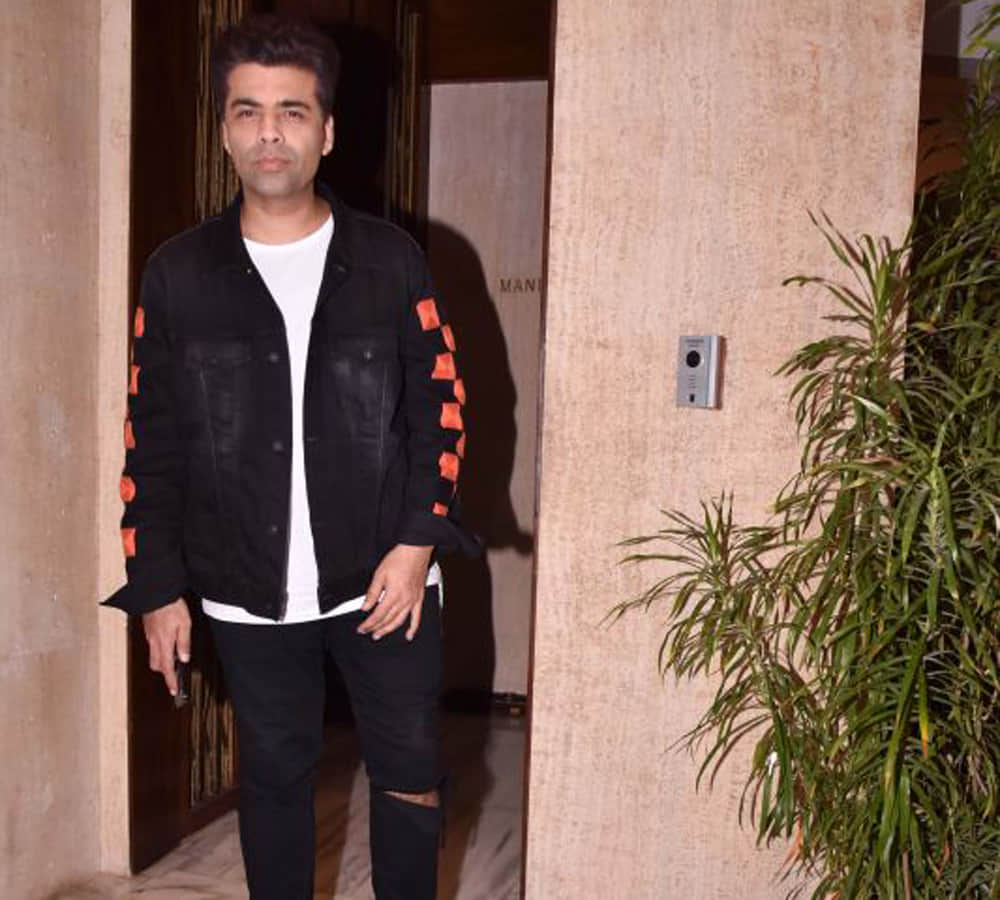 Aishwarya Rai short dress viral photo Abhishek Bachchan Asks Photographer To DELETE Pictures