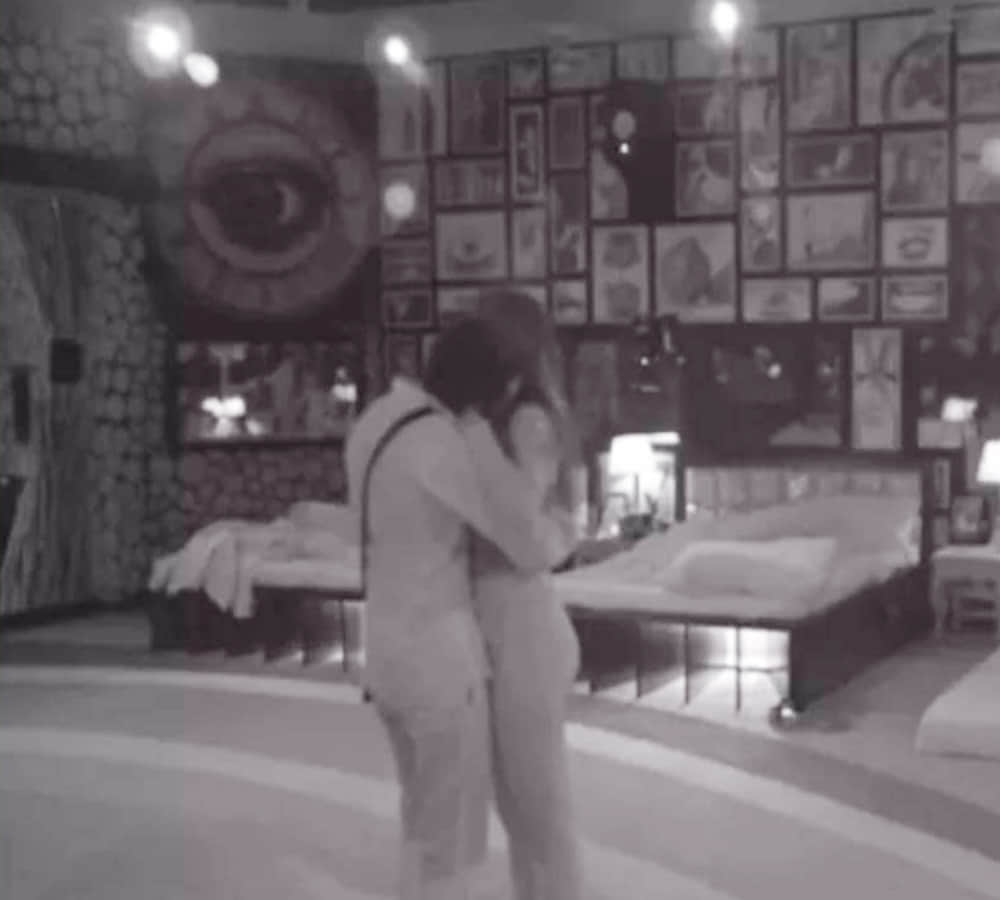 Puneesh and Bandgi STEAMY LIP LOCK PICS from bedroom goes VIRAL