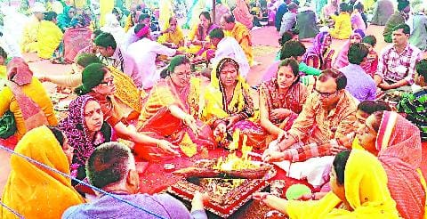 दूसरे दिन यज्ञ से महक उठा एमजीपी कॉलेज का मैदान