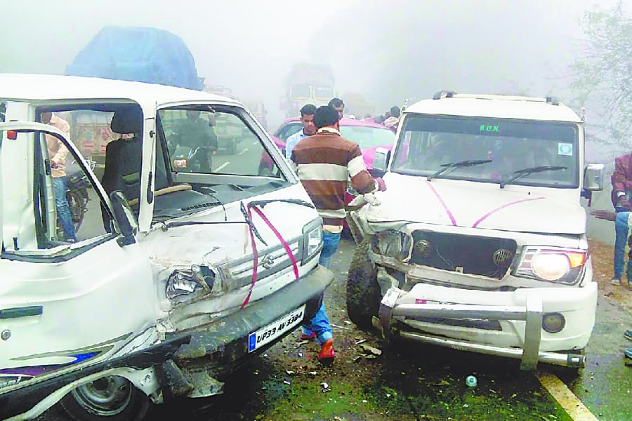 accident in sultanpur because of smog.