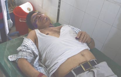 villagers beaten Deputy Commissioner in roorkee