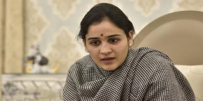 Akhilesh is against demonetisation but Aparna is in favour