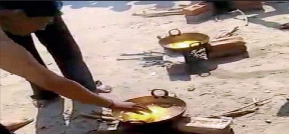 ten people gave hot oil test in case of theft of 6 lakh rupees in ahmedabad of gujarat