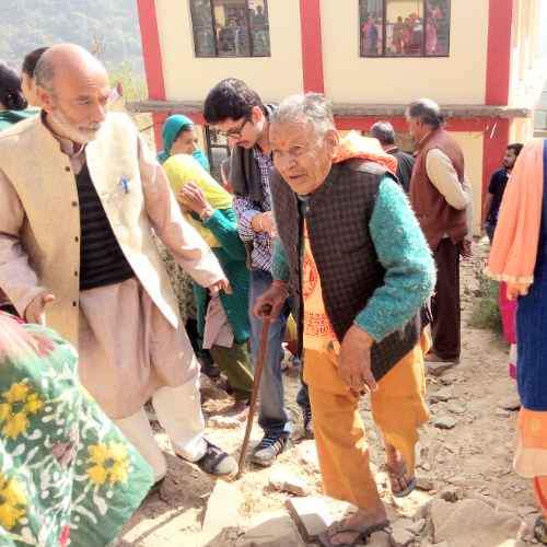 himachal assembly election 2017 senior citizens cast their vote