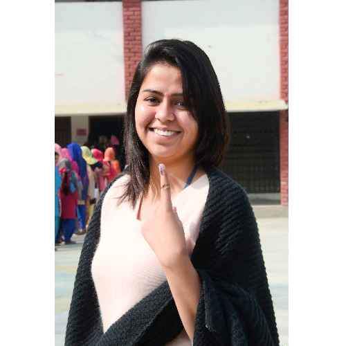 himachal assembly election 2017 young voters cast their vote