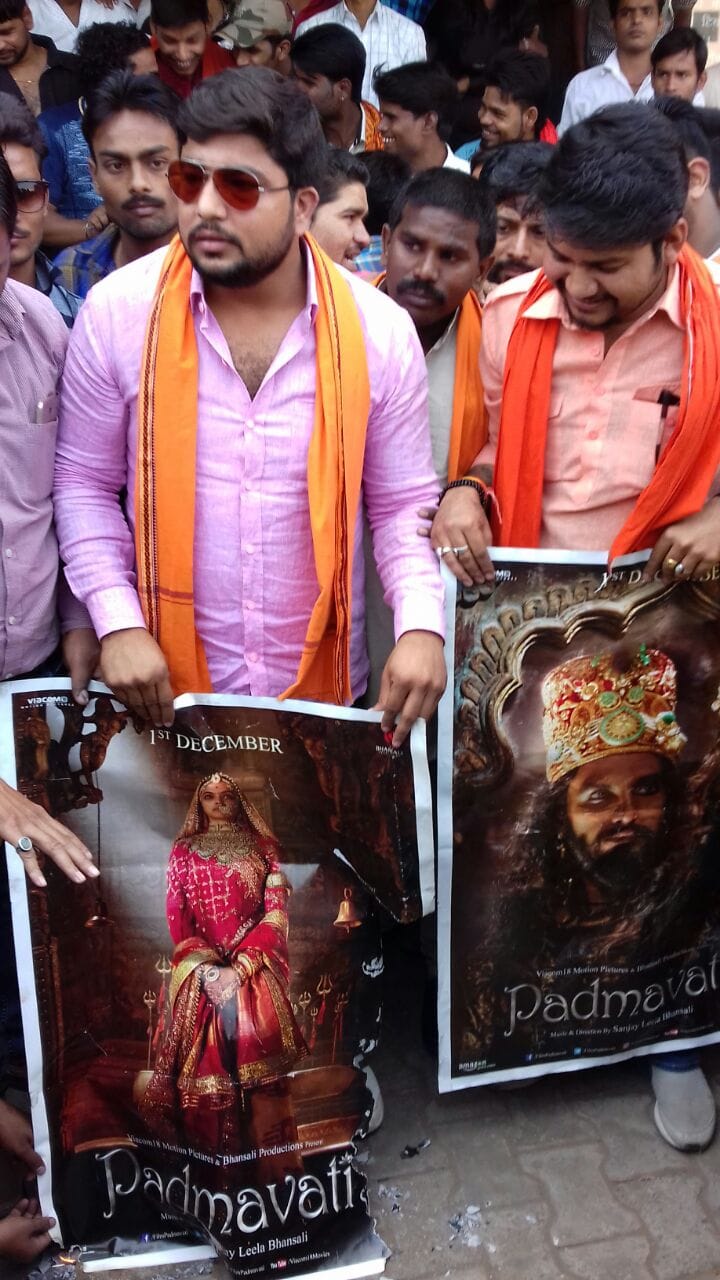 protest over Bollywood movie padmavati in agra 