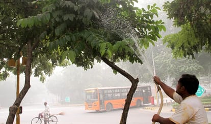 epca issues direction removing ban on truck entry and less four times parking fees in delhi